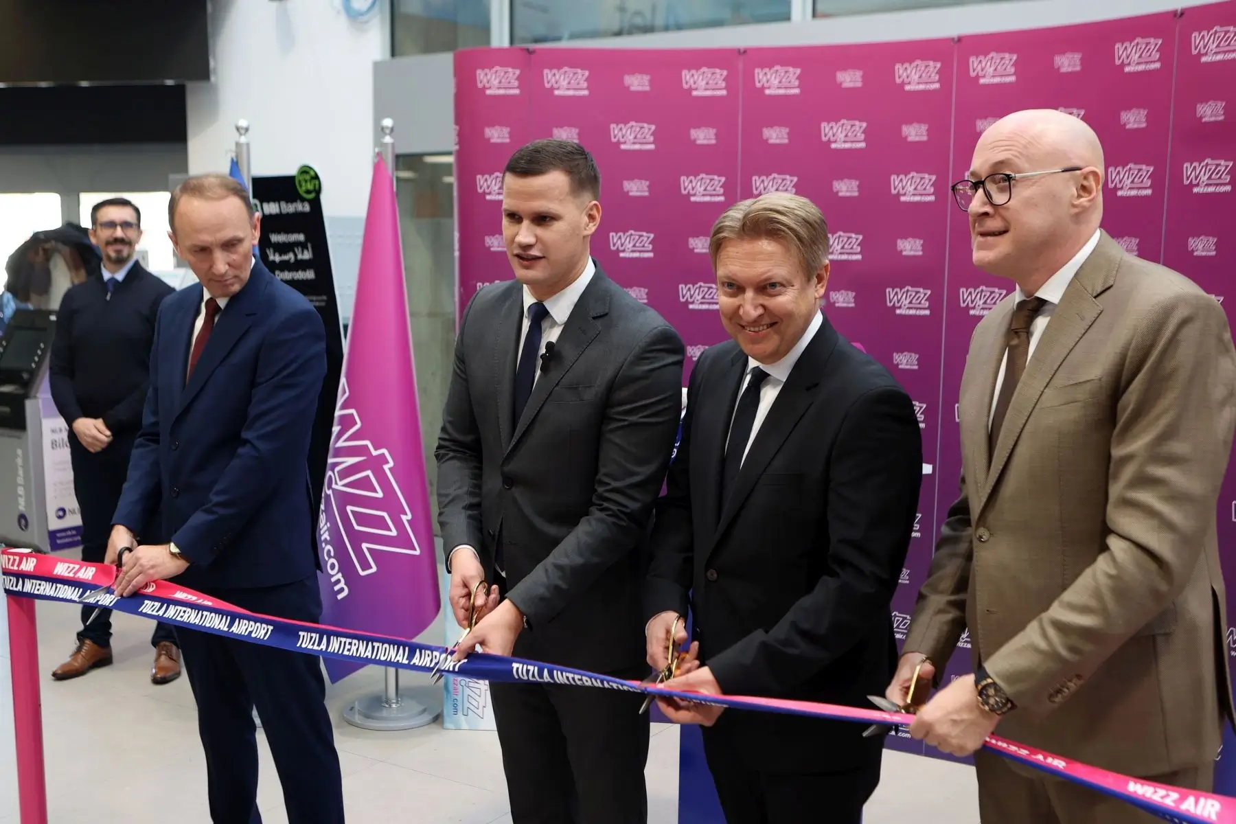 WIZZ AIR 02 12 12 2025
